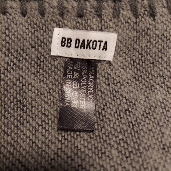 BB Dakota X Fab Fit Fun Reversible Striped Poncho/Wrap - Picture 10 of 16